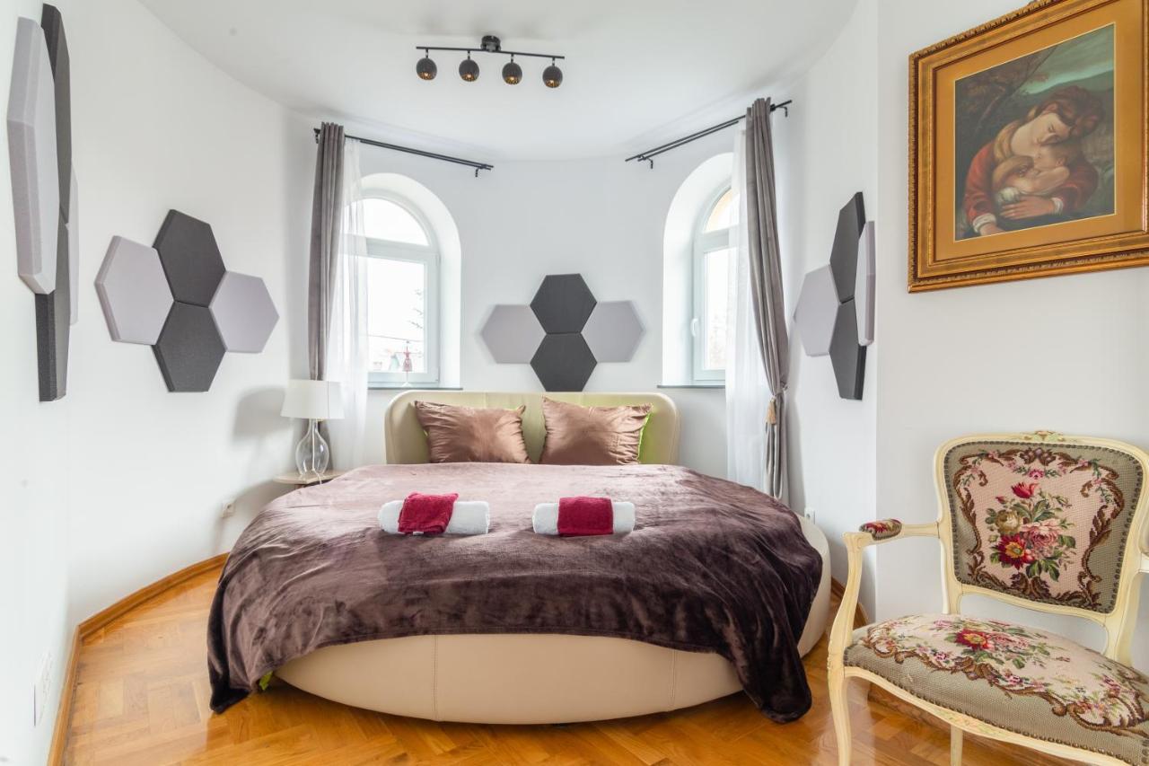 The Castle Suites & Apartment - Free Parking - (Adults Only) Krakow Bagian luar foto