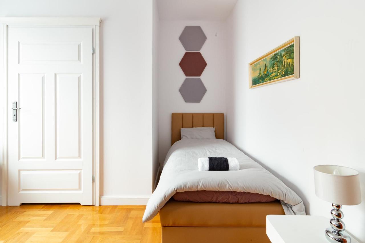 The Castle Suites & Apartment - Free Parking - (Adults Only) Krakow Bagian luar foto