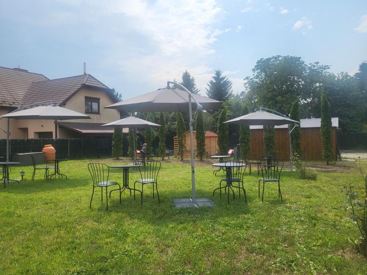 The Castle Suites & Apartment - Free Parking - (Adults Only) Krakow Bagian luar foto